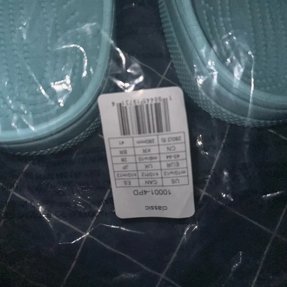 CROCS 🐊 Light Blue - NWT 🦋 - Picture 4 of 4